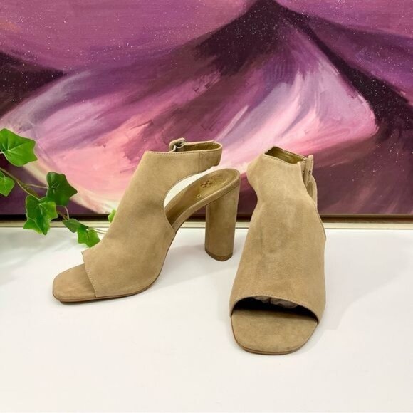 Vince Camuto Crebellan Block Heel Suede Sandal in Tan Size 8.5 - Picture 4 of 15